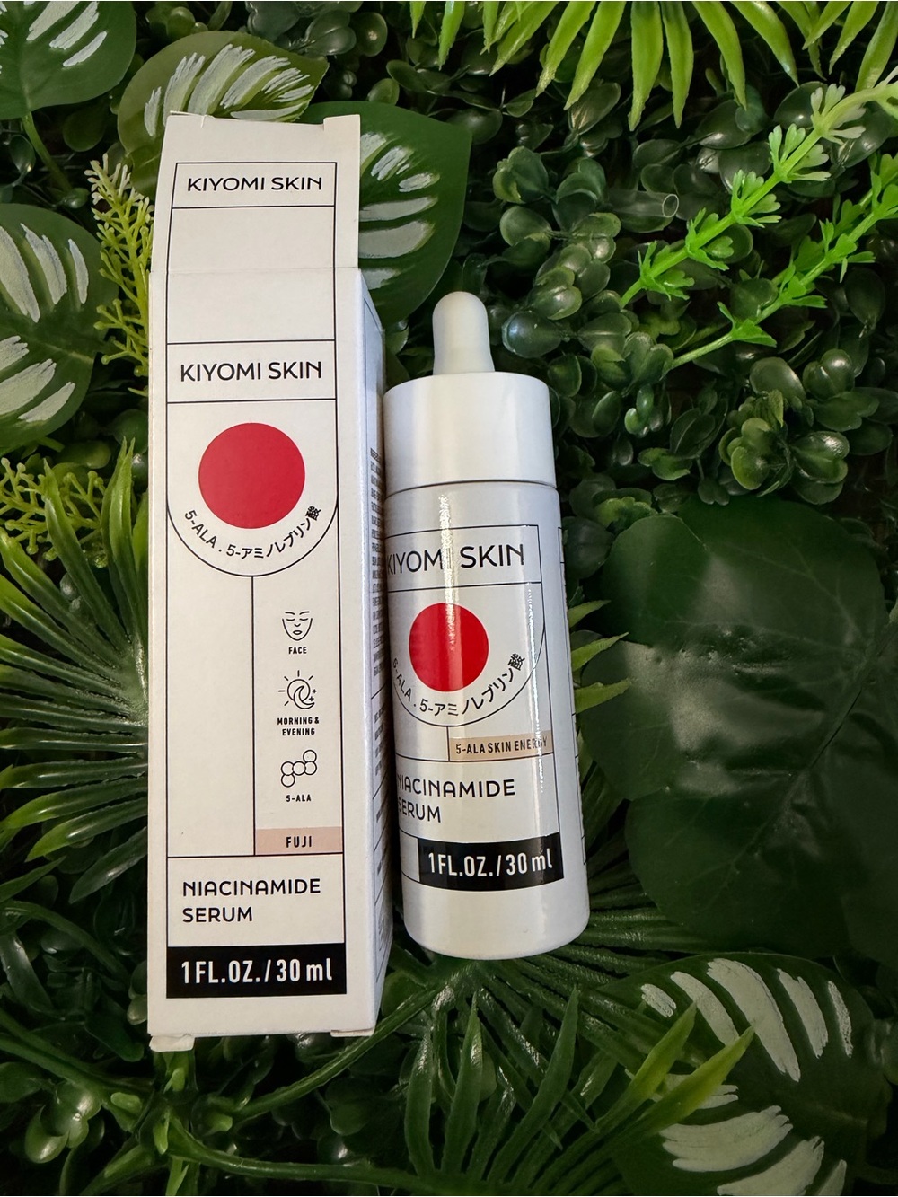Niacinamide Serum – White & Red